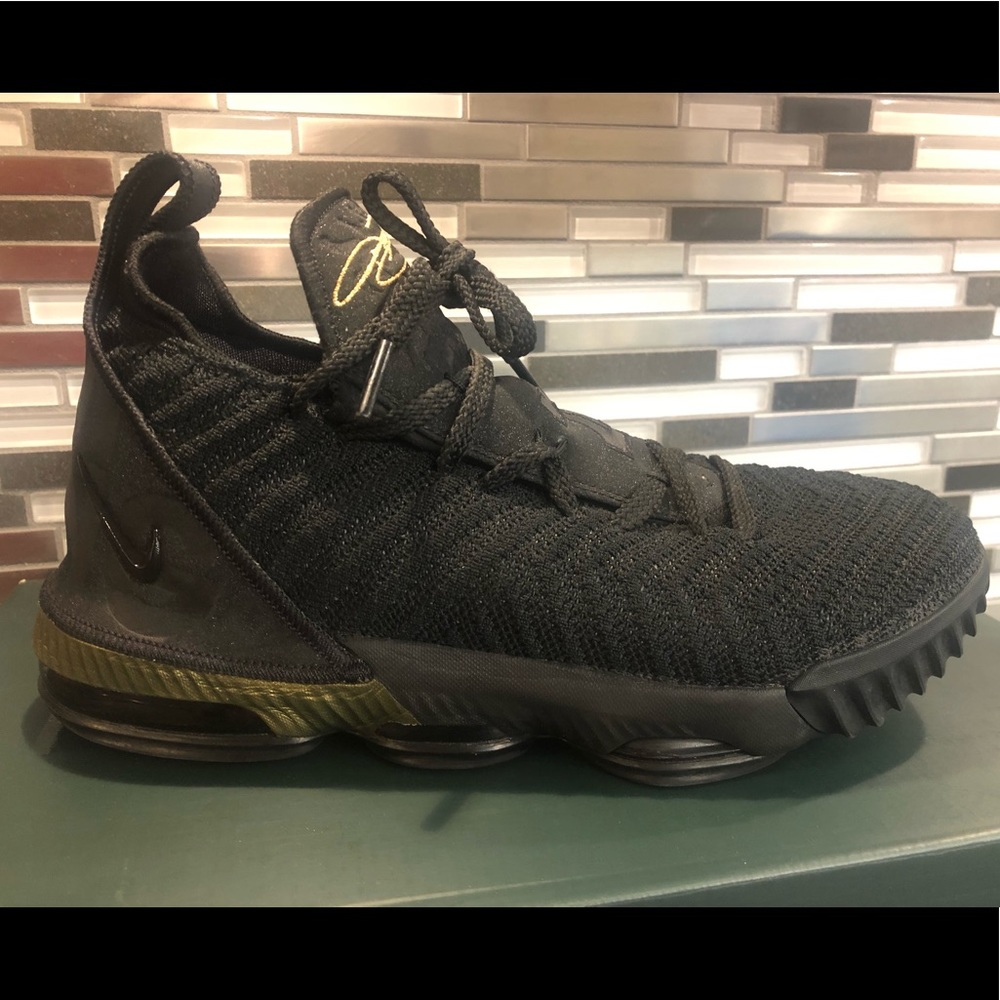 LeBron XVI’s. Size 6.5. Look almost new.